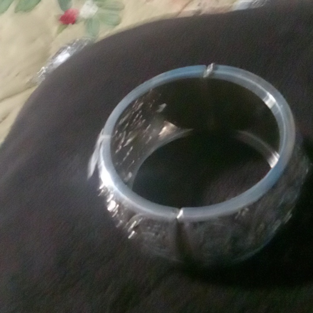 Bangle - Picture 3 of 4